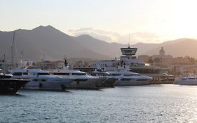 Yacht Club Marina di Loano | UNA Esperienze